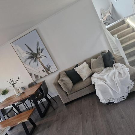 Stylish, Spacious, Central With Pool Mount Maunganui Esterno foto